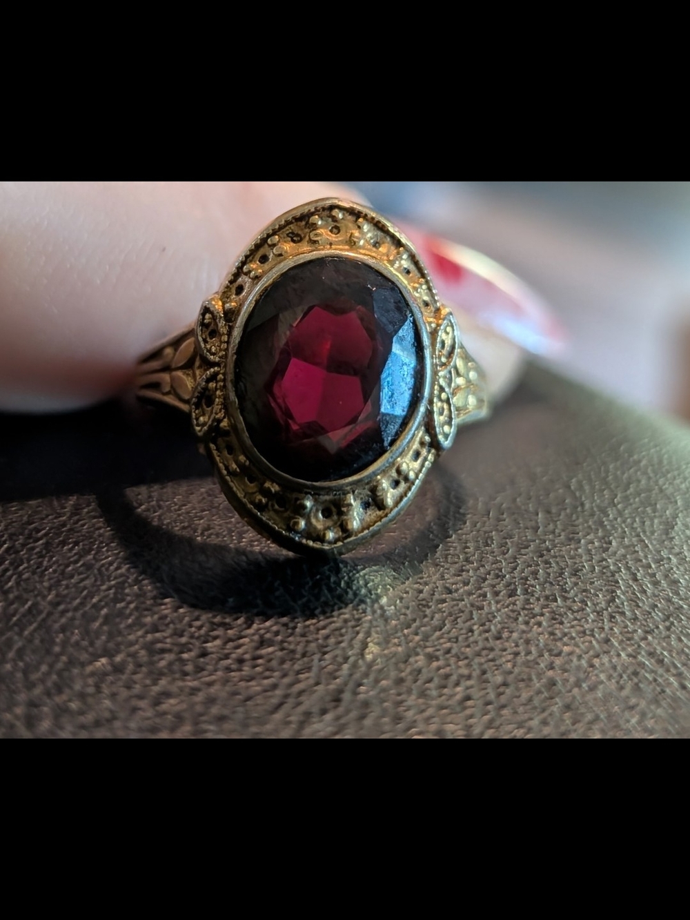 Vintage 14K Yellow Gold Ornate Bezel Set Garnet Cocktail Ring - T.G.I. 2.63g